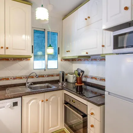 2 Bedroom Cozy In