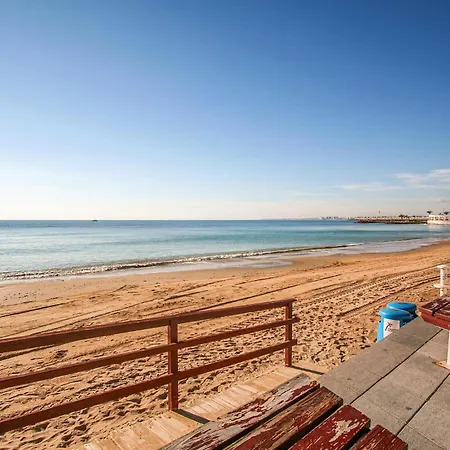 2 Bedroom Beautiful In Apartment *