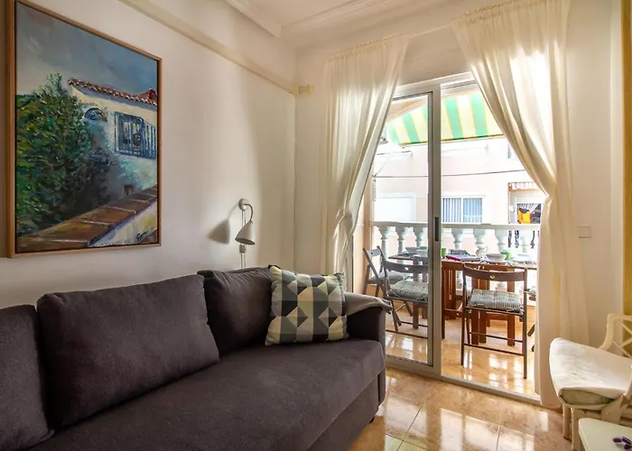 Appartamento 2 Bedroom Cozy In *