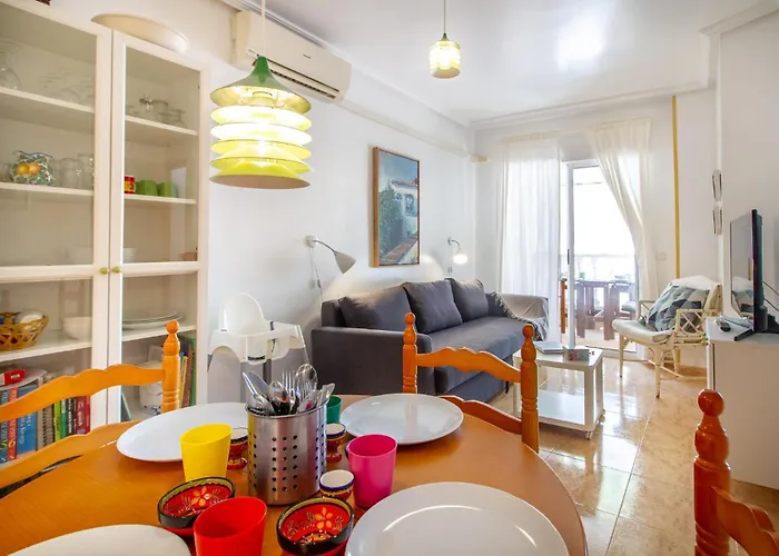 2 Bedroom Cozy In Appartamento Torrevieja